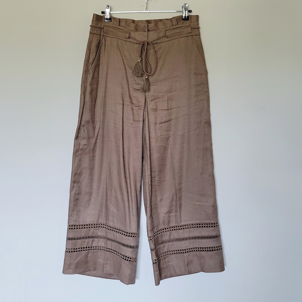 White House Black Market Tan Cropped Pants - Picture 5 of 11